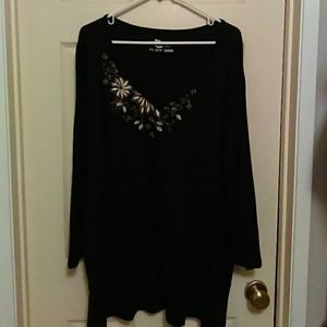 Classic Elements Woman Long-sleeved Top